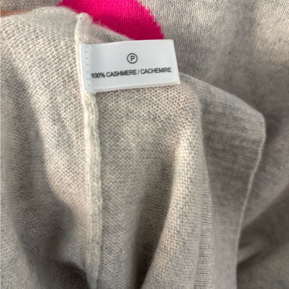 Lissa Todd Elegant Gray Sweater with Pink and Black Dots - Picture 3 of 6